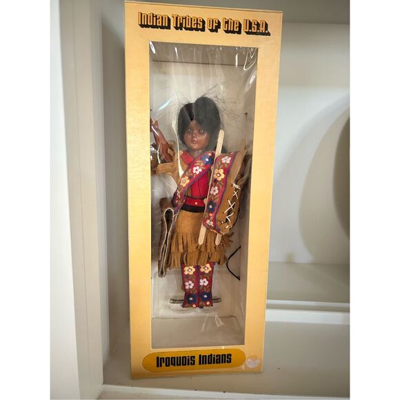 Vintage Native American Doll in Original Box - Picture 5 of 9